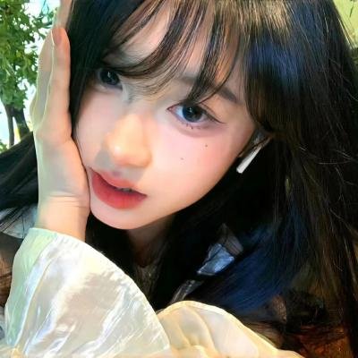 碧窗艳影